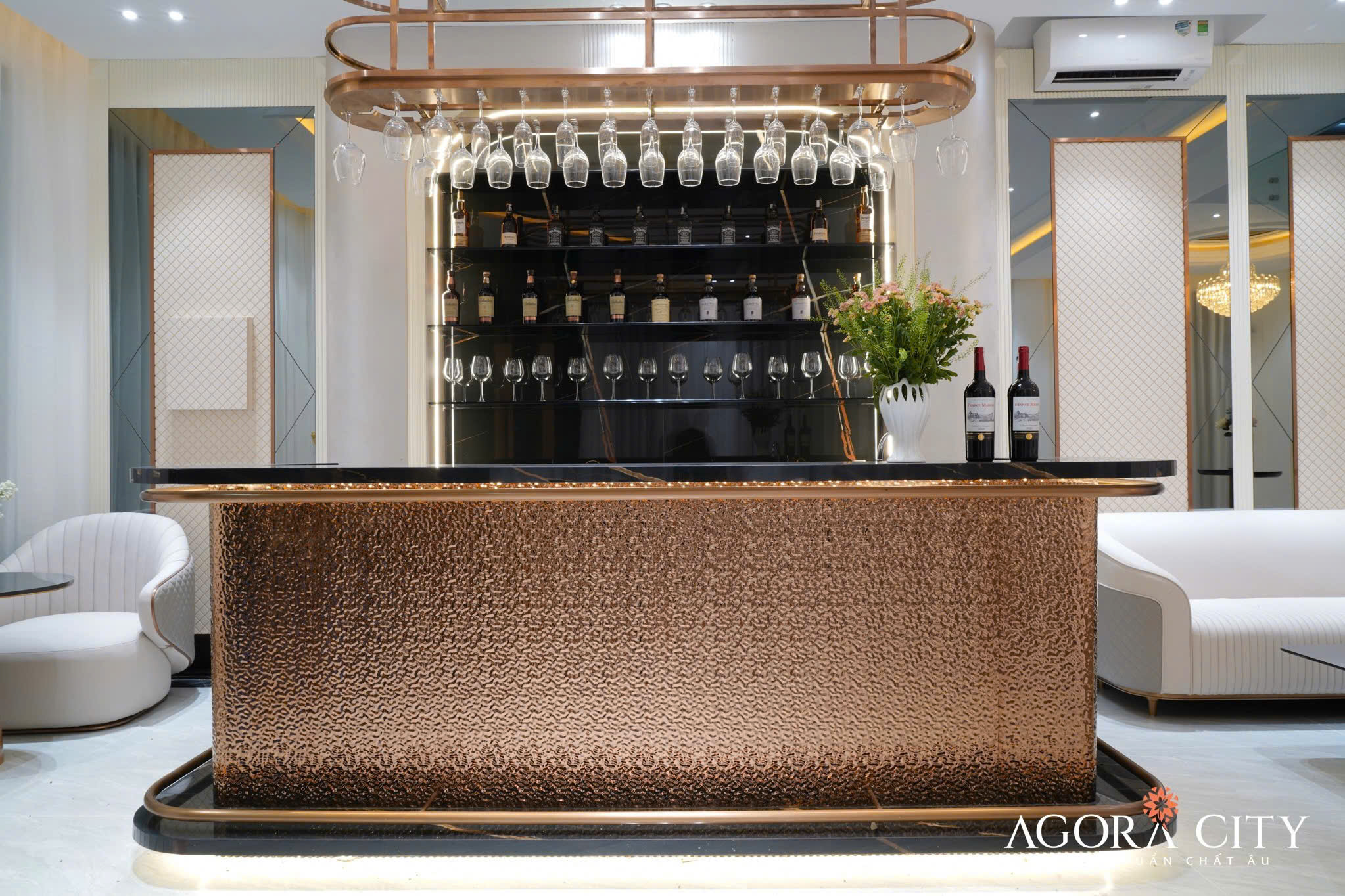 Quầy bar nhà mẫu Agora City