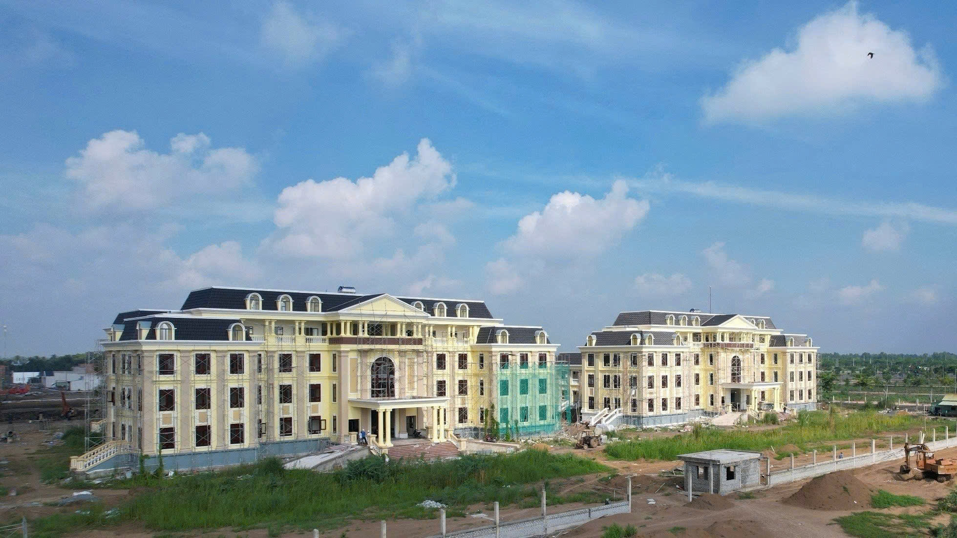 Trung tâm hành chính Agora City